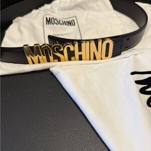 Moschino Black and Gold Signature Belt with matching short sleeve tshirt